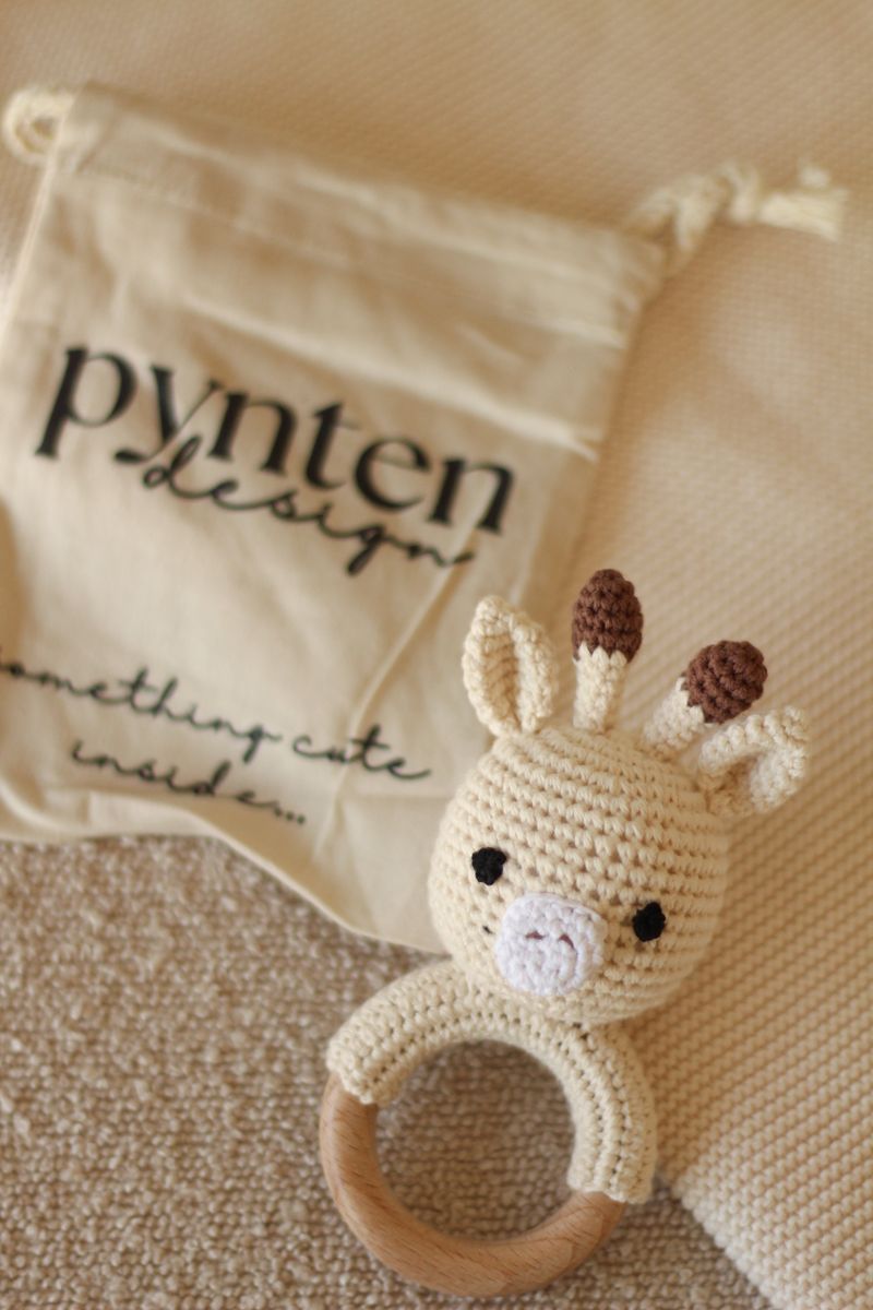 Heklet rangle - beige sjiraff